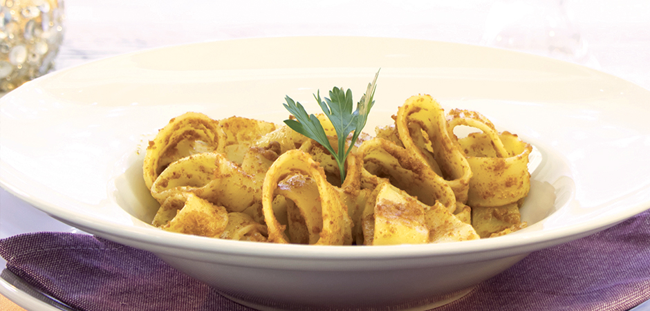 Calamarata con bottarga, zenzero e lime