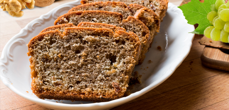 Torta all’uva con farina di farro e zucchero di canna integrale